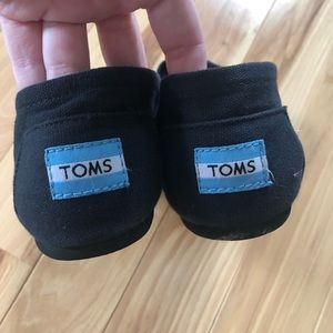 All Black Canvas Toms